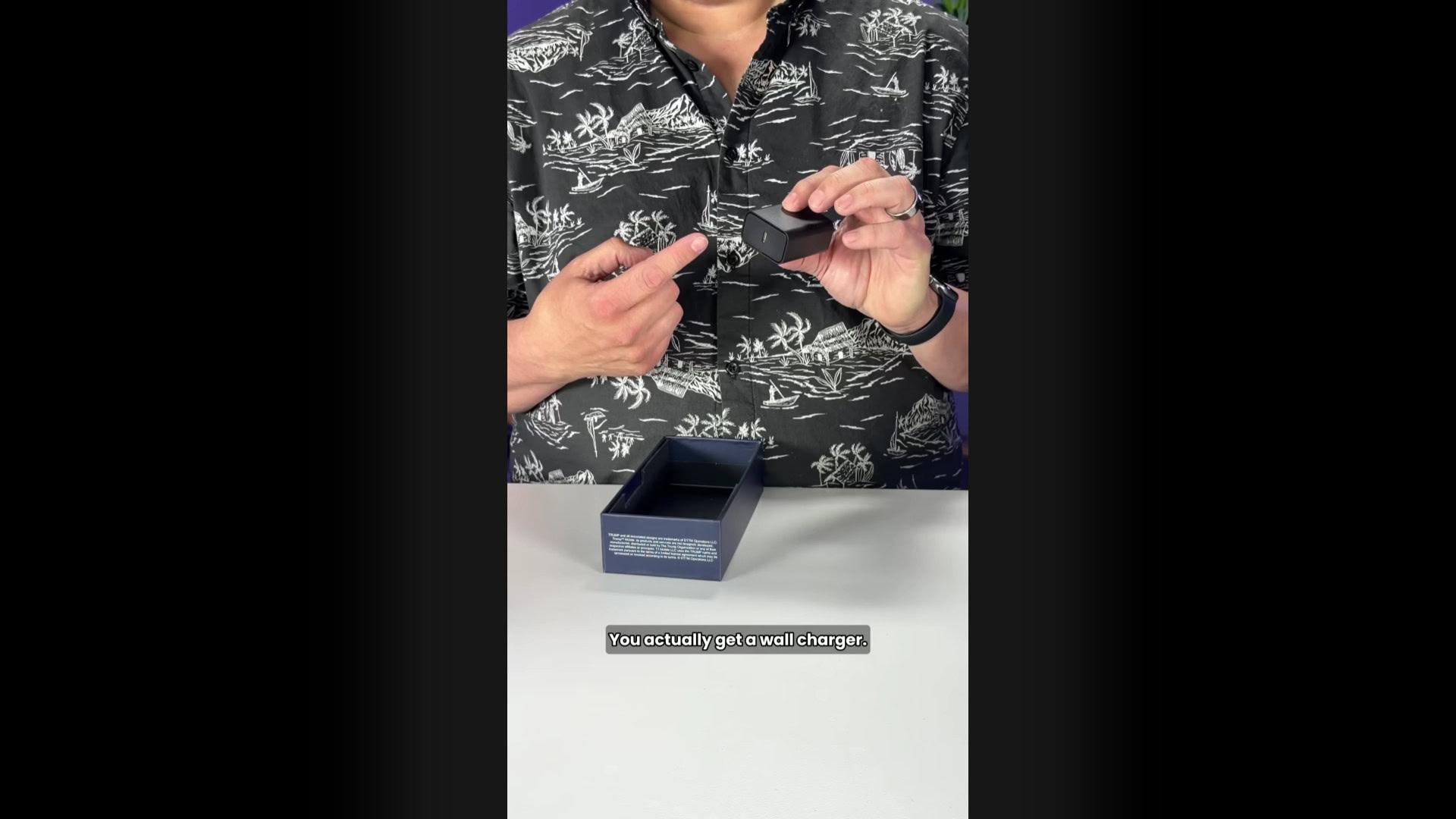 แกะกล่อง Trump Phone T1 มีอะไรในกล่องบ้าง?